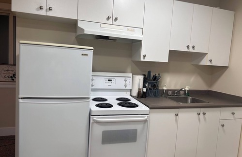 East Clayton Apartment | Cozy, Tranquil & Private Full 1 Bedroom Apartment, Sleeps 4, AC and Wi-Fi