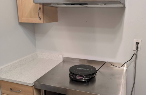 Southwest Edmonton House | Cozy Two Bedroom Basement Suite for 4