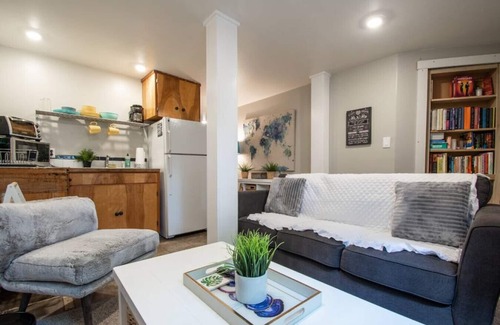 Fremont Apartment | Cozy Two-Bedroom Basement Unit in the Heart of Fremont, Seattle
