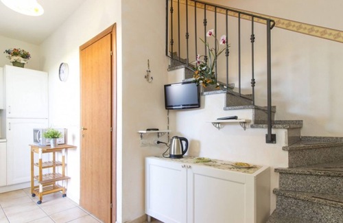 Pirotto Li Frati Apartment | Cozy two-storey cottage for 4 people 600 m walk from the sea.