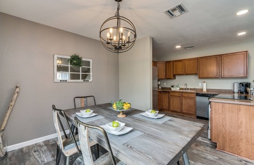 Tucson House | Cozy, Unique, Clean Condo with pool, walking distance from Sabino Canyon Tours!