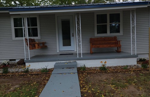 Mountain View Cottage | Cozy unique cottage home. Ready for you to enjoy all the Ozark Mountains offers.