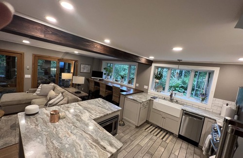 Holderness House | Cozy, updated 3bd home in Holderness-Squam Lake- walk to town-AC!