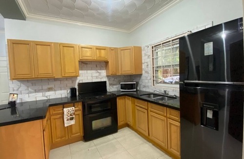 Barbican Apartment | Cozy upscale apartment centrally located in Kingston 6