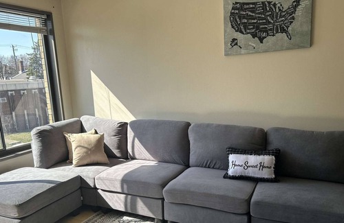 Powderhorn Apartment | Cozy Uptown 2bed 1bath apt