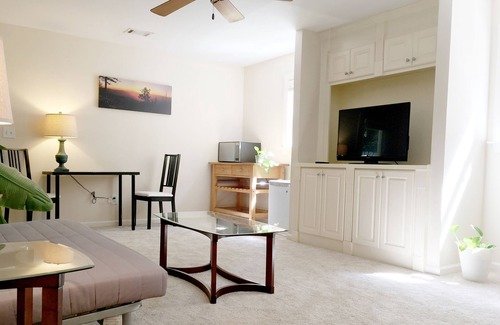 Atlanta House | Cozy Urban Retreat - Entire Guest Suites in Buckhead