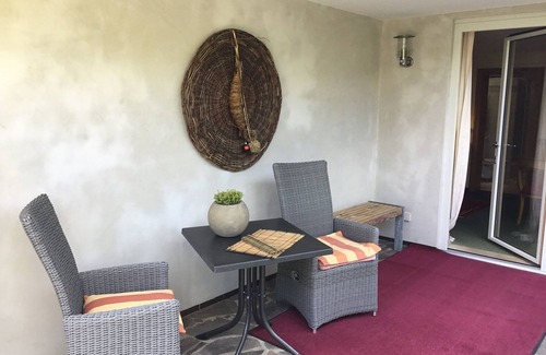 Prunn Apartment | Cozy vacation apartment (35sqm) with a magnificent view of Prunn Castle