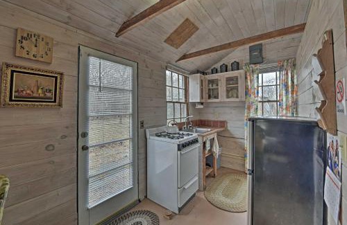 Tisbury House | Cozy Vineyard Haven Cottage Less Than 1 Mi to Beach!