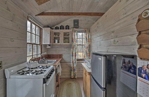 Tisbury House | Cozy Vineyard Haven Cottage Less Than 1 Mi to Beach!