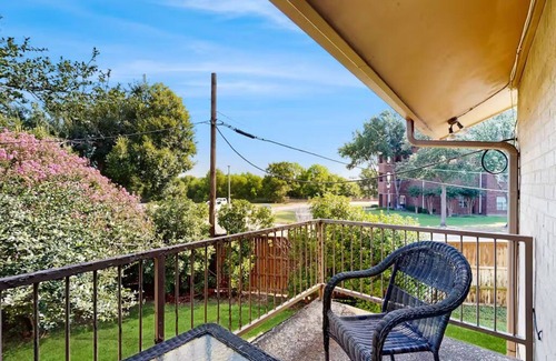 Park Central Condo | Cozy warm Condo 10min from Downtown