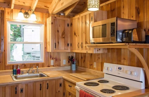 Raymond Cabin | Cozy Waterfront Cabin On Raymond Pond