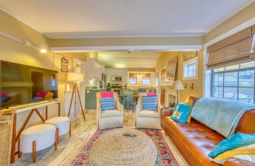 Muscle Shoals House | Cozy Waterfront Lake Cottage near RTJ Golf Course!nn