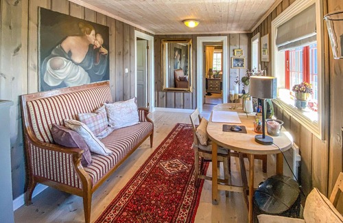 Nord-Aurdal House | Cozy wooden cabin at Aurdalsåsen with beautiful views over the mountain landscape.