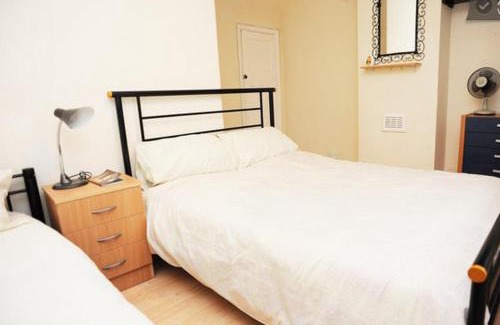 Custom House Apartment | Cozy2bed Apartment Near City Center