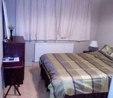 Custom House Apartment | Cozy2bed Apartment Near City Center