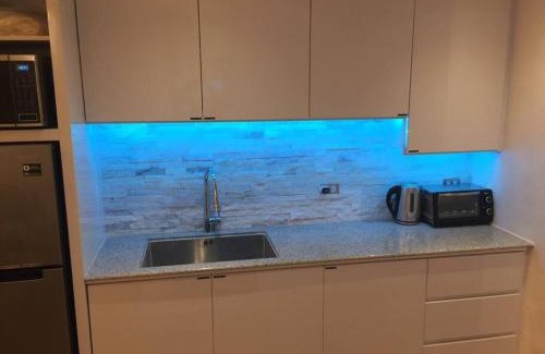 Valencia Apartment | Cozy35sqm w parking balcony Wifi/Netflix near Mall
