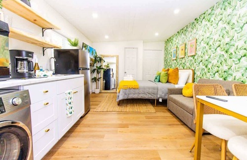 Orlando Apartment | CozyHome BigGrdn RmWTub PetOkUCF