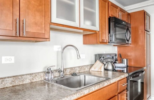 Old Louisville Apartment | Cozysuites 800 Tower 1BR w sky Pool gym 23