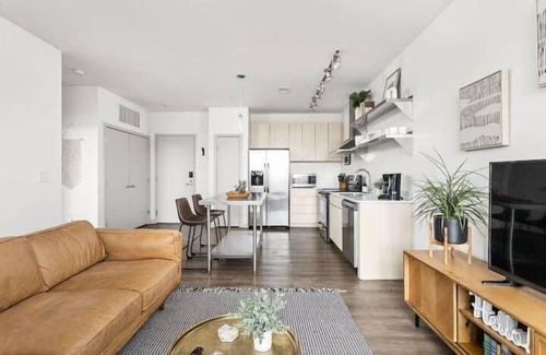 Downtown Indianapolis Apartment | CozySuites at Bottleworks District