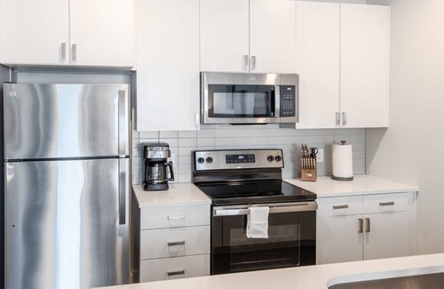 Central Business District Apartment | Cozysuites Luxe 1BR in Downtown Cincinnati