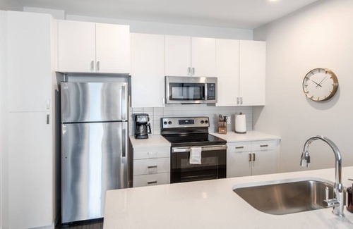 Central Business District Apartment | Cozysuites Luxe 1BR in Downtown Cincinnati