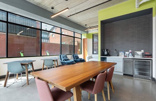 Lockerbie Square Apartment | Cozysuites Mass w Parking Lounge Roof Deck 40