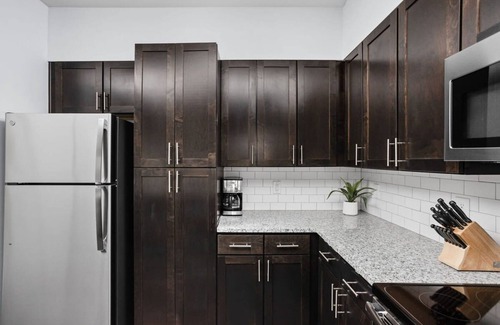 Indianapolis Apartment | Cozysuites Nora 2BR Next to Whole Foods