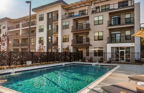 Indianapolis Apartment | Cozysuites Nora 2BR Next to Whole Foods