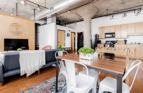 Downtown St. Louis Apartment | Cozysuites Stunning 1BR Adler Loft w/ Parking