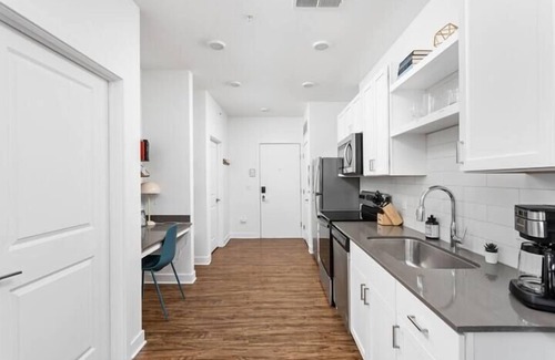 Fountain Square Apartment | CozySuites Trendy 1BR Downtown Indy