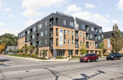 Fountain Square Apartment | CozySuites Trendy 1BR Downtown Indy