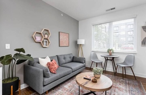Fountain Square Apartment | CozySuites Trendy 1BR Downtown Indy