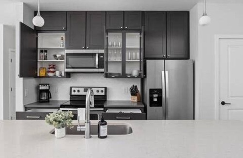 Meridian-Kessler Apartment | Cozysuites Upscale Modern 2BR Broad Ripple
