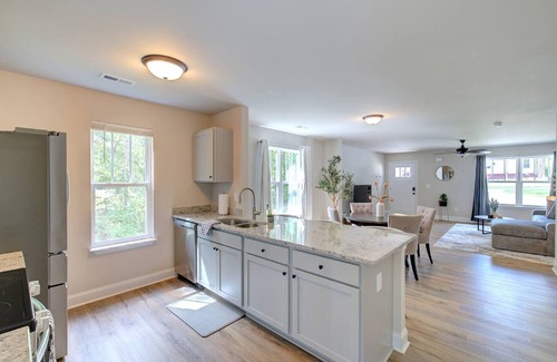 Taylors House | Cozzy home away from home fenced in back yard and pet friendly