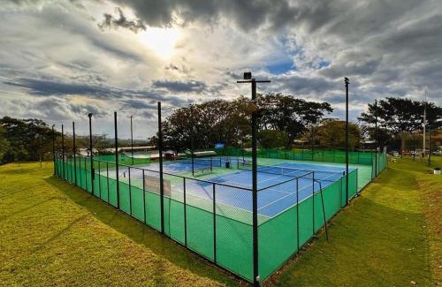 Santa Ana Apartment | CR MARIPOSA RENTALS Comfortable penthouse, AC, pool, gym, tennis