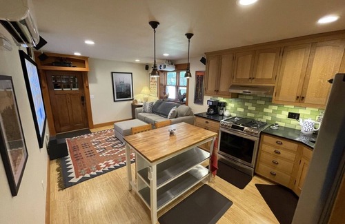 Concordia Apartment | Craftsman ADU in Central Alberta Arts District
