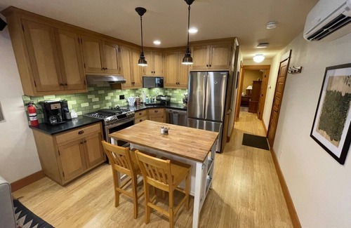 Concordia Apartment | Craftsman ADU in Central Alberta Arts District