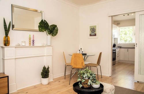 Millswood House | Cranbrook Courtyard A Sunny City fringe Retreat