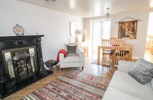 Carnlough House | Cranny Corner