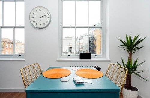 Weavers Apartment | Crashpads Shoreditch the Club Row Collection