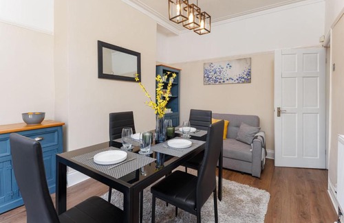 Liverpool Apartment | Crawford Avenue Retreat