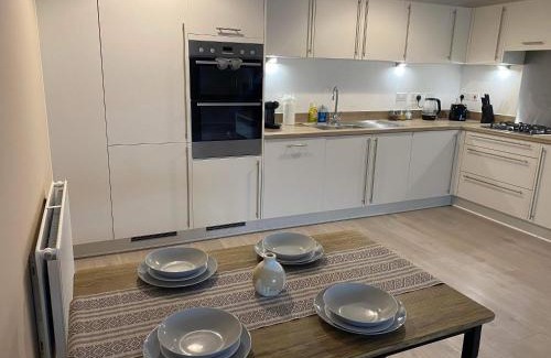 Crawley Apartment | Crawley 2bed Apartament close to Gatwick Airport