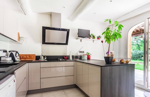 Saint-Cannat House | Create lasting vacation memories in this wonderful vacation home.