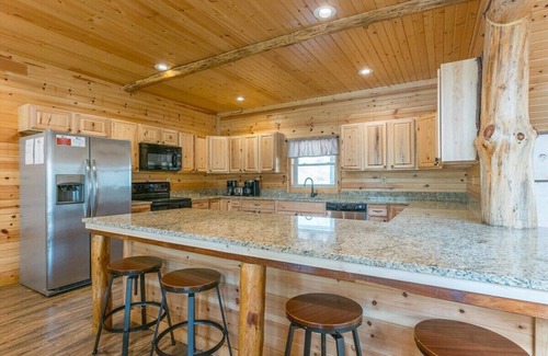 Rockbridge Cabin | Creek Lodge | Hocking Hills | Pool