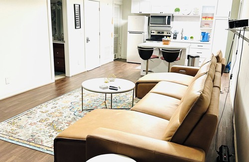 Roswell Apartment | Creek Side Large 1 Bd Basement Apt in Roswell