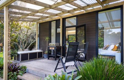 Otapaurau House | Creekside at Kūaotunu