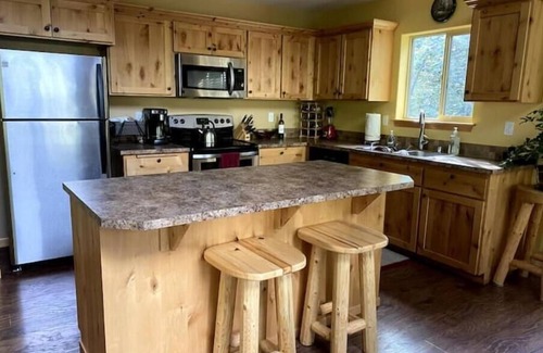 Packwood Cabin | Creekside Cabin- nature just footsteps away!
