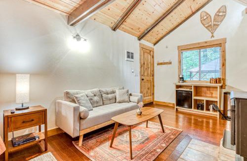 Mount Hood Village House | Creekside Cabin