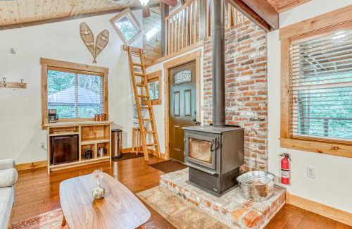 Mount Hood Village House | Creekside Cabin