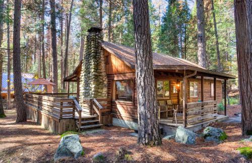 North Wawona House | Creekside Cabin